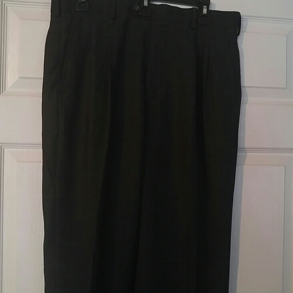 Men plaid charcoal and light grey striped pan